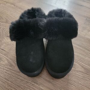 Cushionaire Husky Suede Cozy Platform Size 6